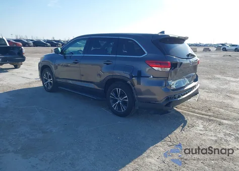 2019 Toyota Highlander Le Plus z USA, uszkodzony, nr VIN 5TDBZRFH6KS953683